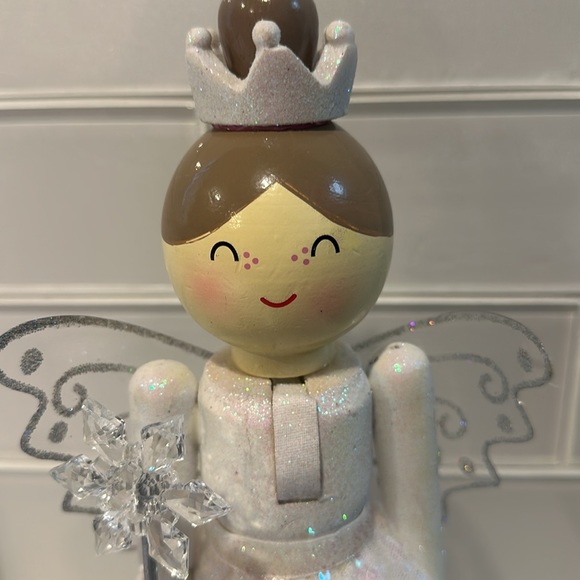 Princess nutcracker - Picture 3 of 3